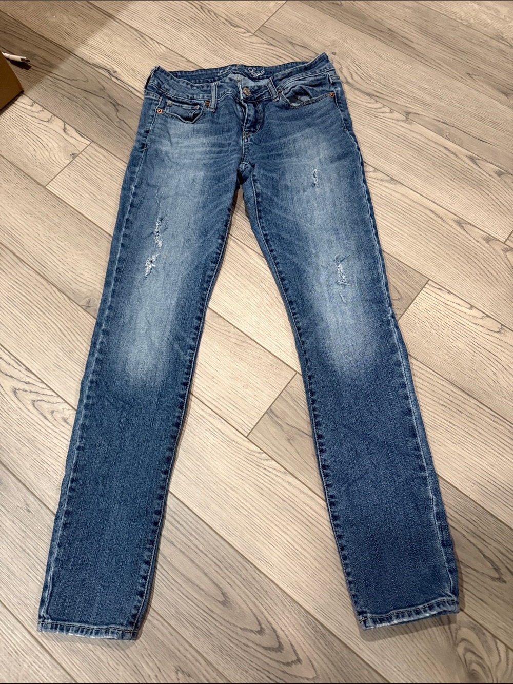 American Eagle Outfitters Skinny Jeans - Medium Blue Wash